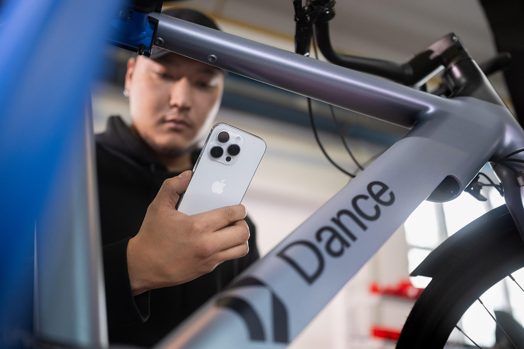 Dance reveals scale of working with Apple products